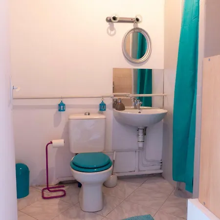 Tandem Apartment